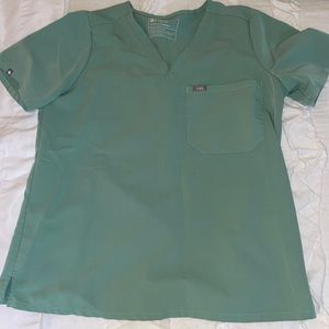 Scrub set